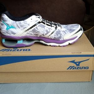 Mizuno Shoes size 11W